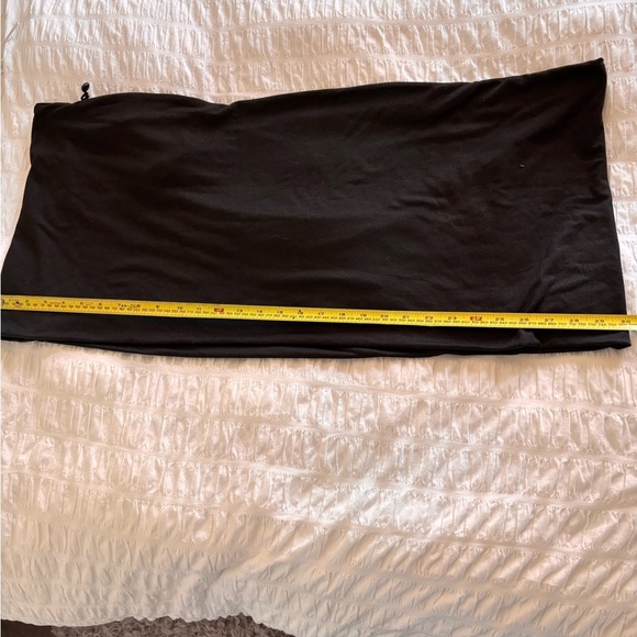 Beyond Yoga Black Infinity Scarf with Pocket - Picture 2 of 7